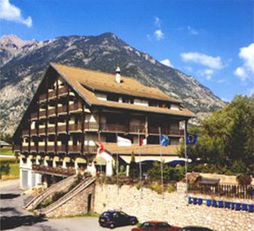 Hotel Les Barnieres Guillestre Exterior foto